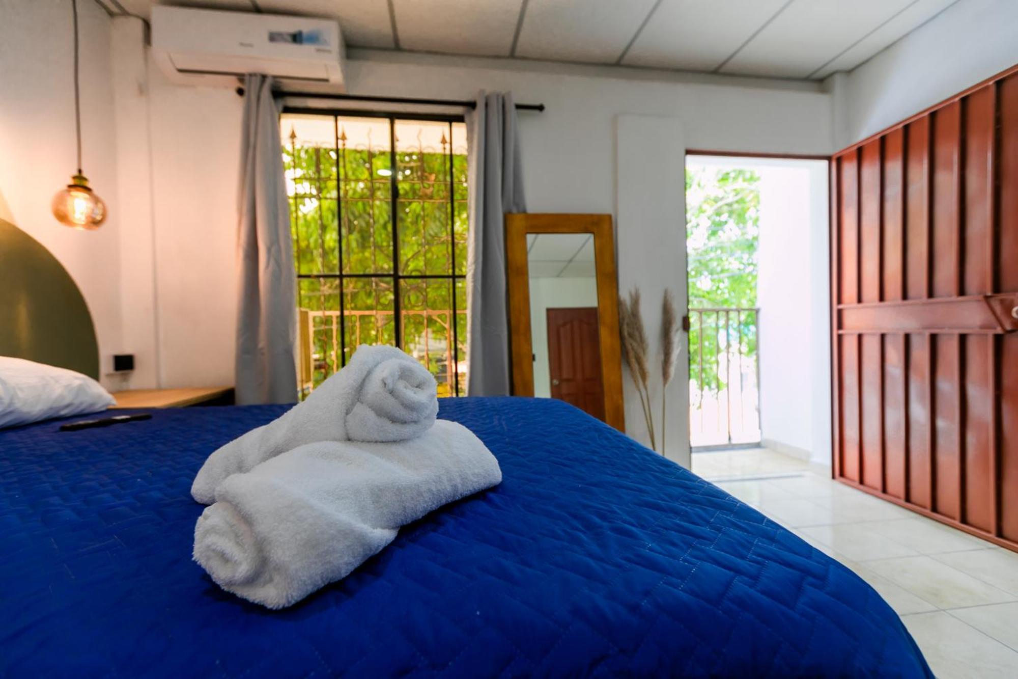 Hotel Friendly House à Santa Tecla Extérieur photo