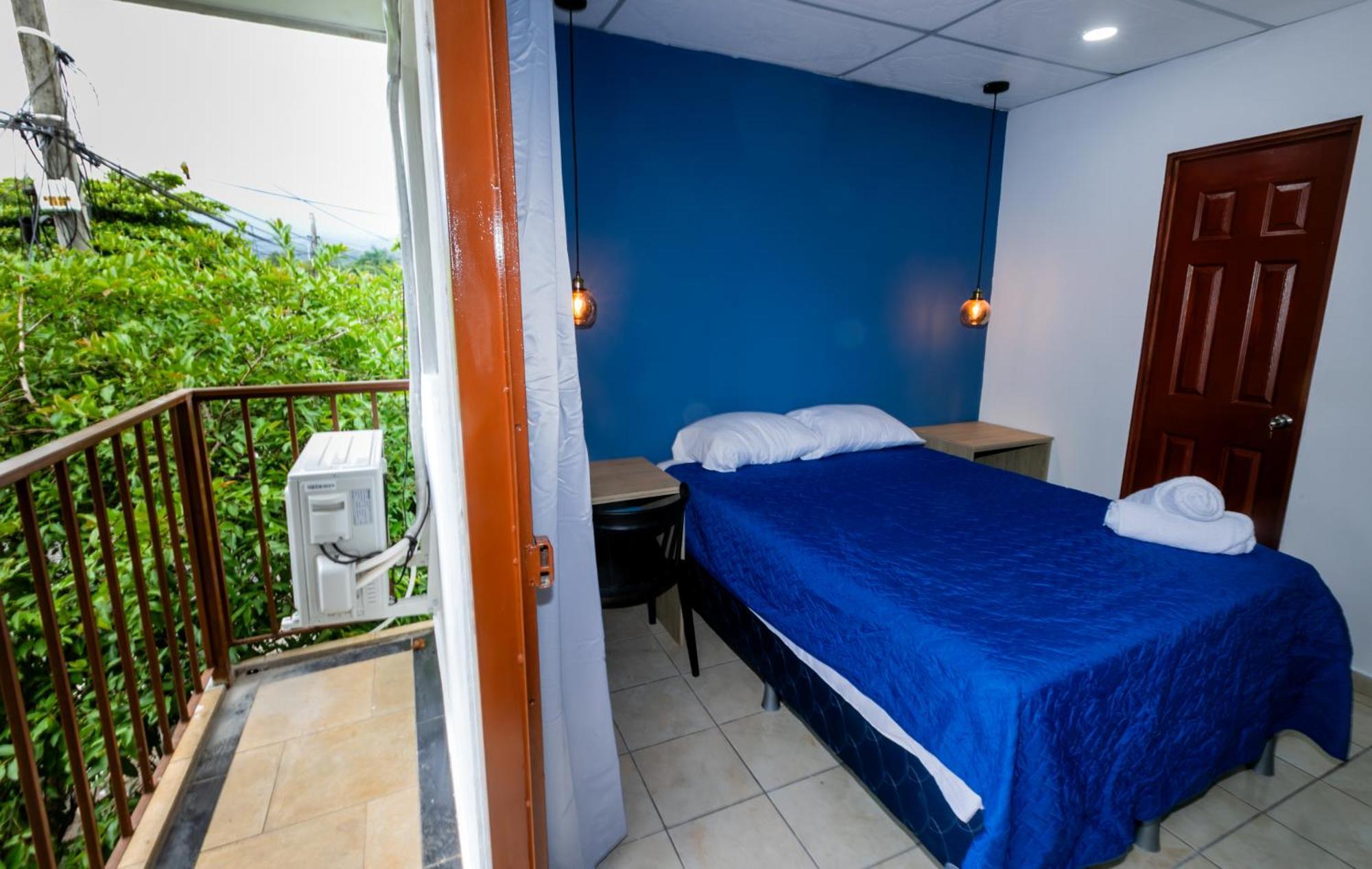 Hotel Friendly House à Santa Tecla Extérieur photo
